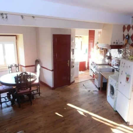 בית נופש House Le Roucatel *