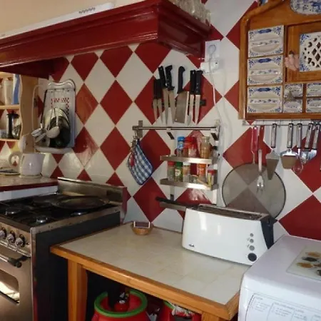 בית נופש House Le Roucatel *
